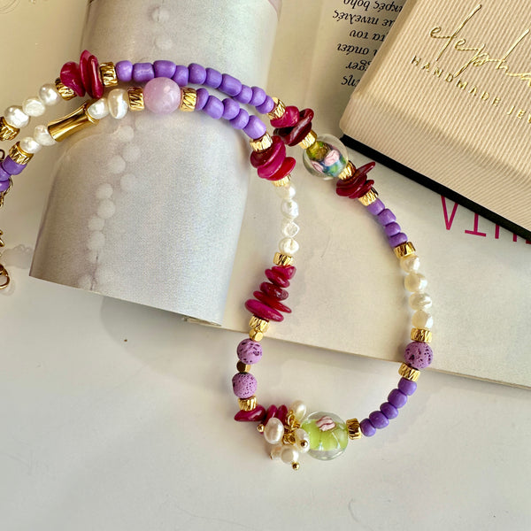 Κολιέ με μωβ χάντρες, mix πέτρες και μαργαριτάρια