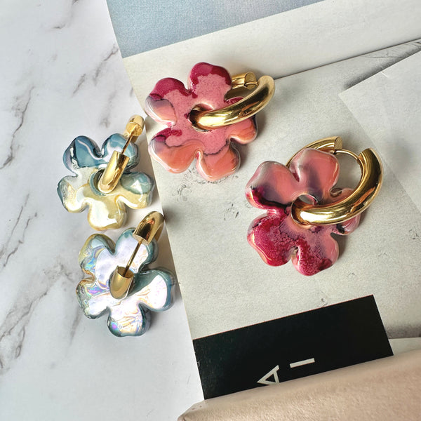 Σκουλαρίκια κρίκοι λουλούδι με σμάλτο