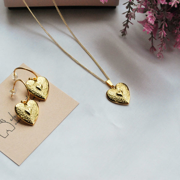 Κολιέ καρδιά με σχέδιο