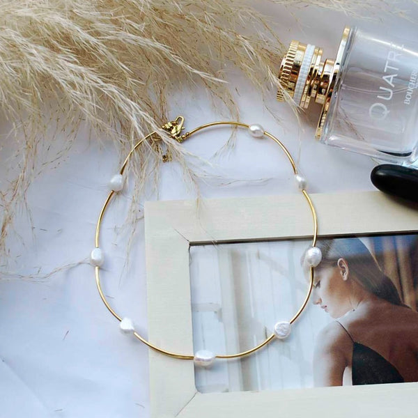 Κολιέ με μαργαριτάρια καλλιέργειας και επίχρυσες λεπτομέρειες 24Κ