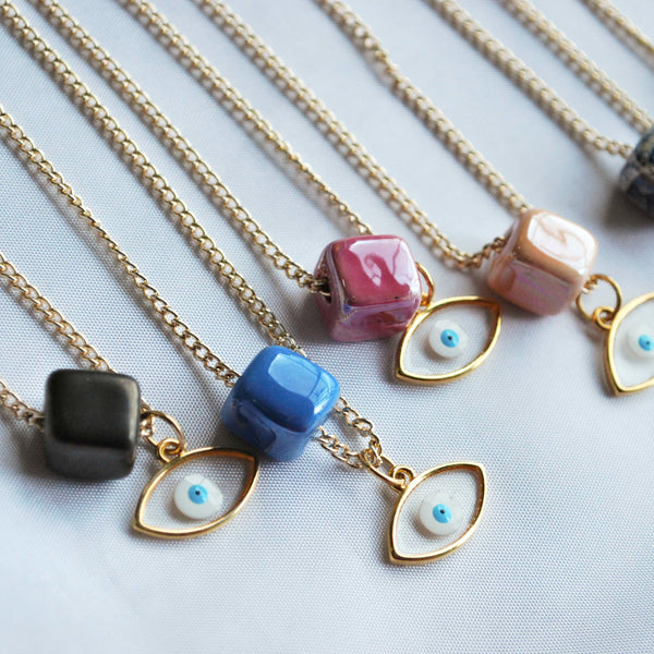 Κολιέ κύβος με μάτι