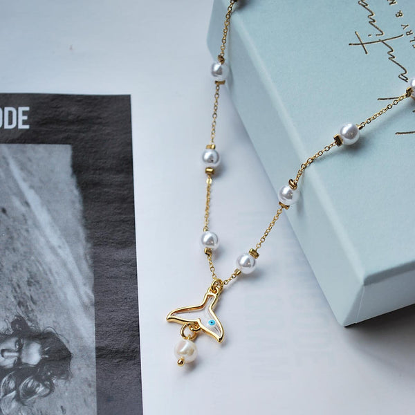 Κολιέ από ατσάλι με πέρλες και κρεμαστό στοιχείο γοργονάκι