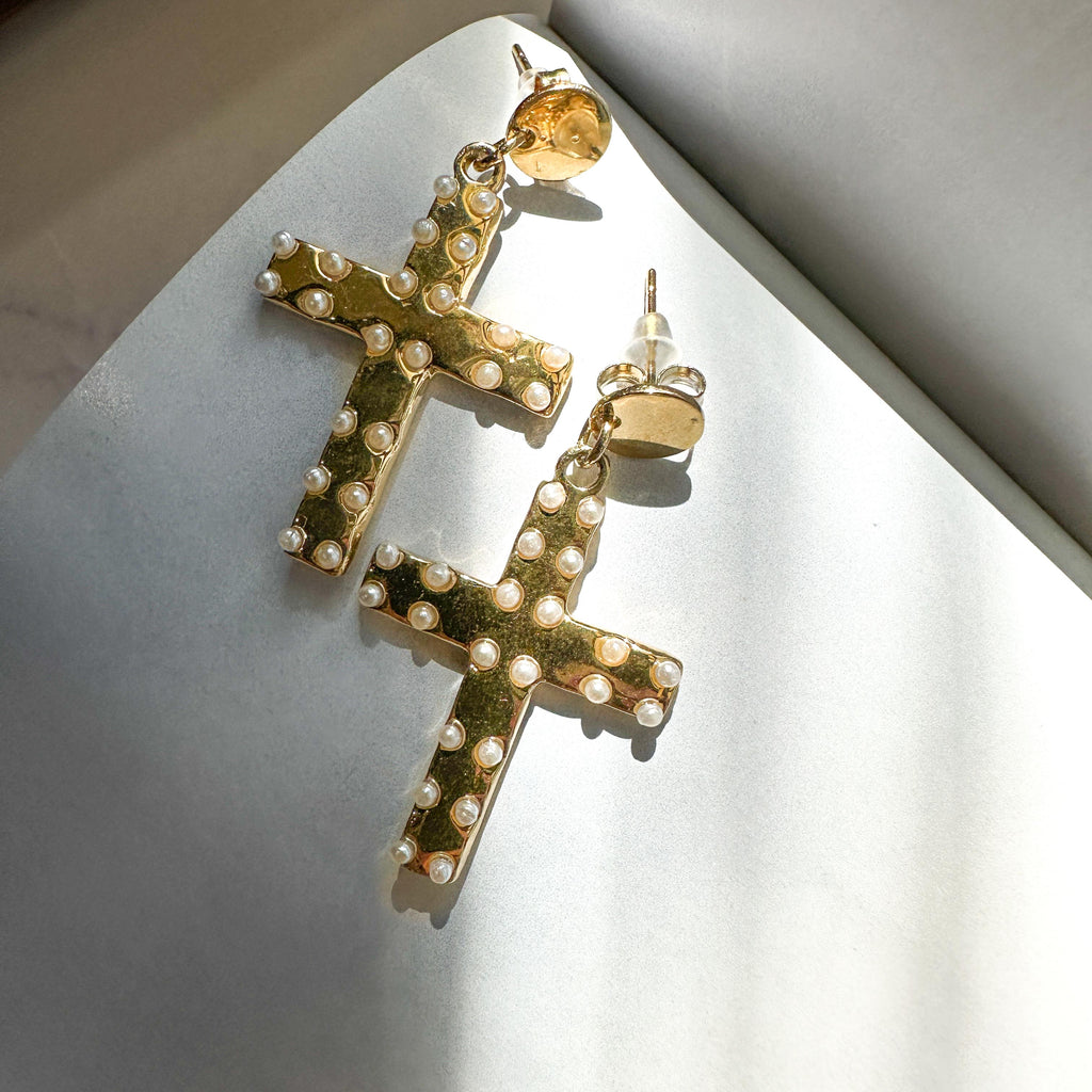 Σκουλαρίκια καρφωτά με σταυρό και περλίτσες
