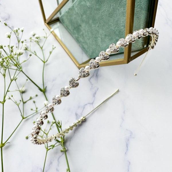 Νυφική Επίχρυση Στέκα με σχέδιο καρδιές, πέρλες & στρας