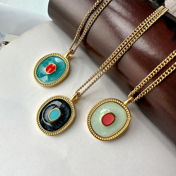 Κολιέ αλυσίδα με oval σμάλτο στοιχείο