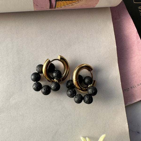 Κρίκοι με ημιπολύτιμες μαύρες πέτρες